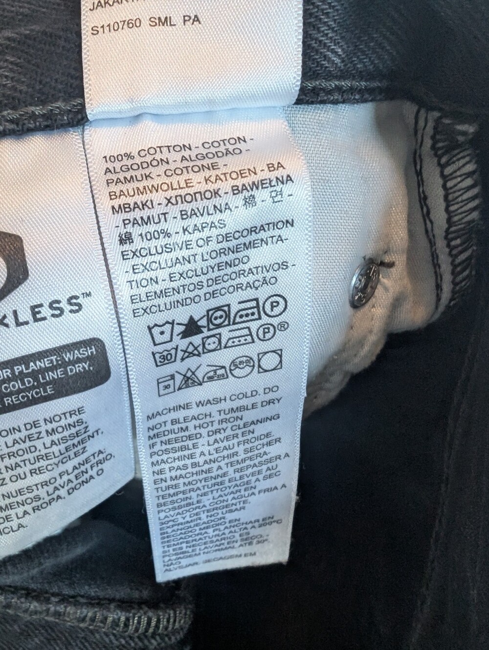 Levi's Washed Ribcage Wide Leg Jeans in Black - Picture 6 of 6